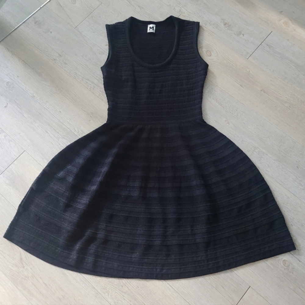 Missoni Black Tissuto Ribbed Horizontal Pattern  Sleeveless Pouff Knee Dress